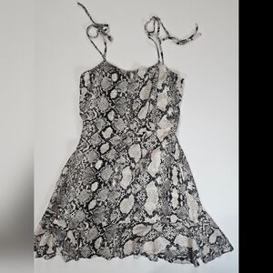 Express Snakeskin‎ Print Mini Dress Womens Large Cream Grey